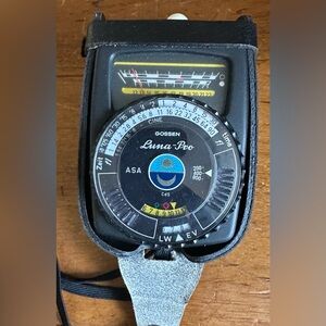 Gossen Luna-Pro CDS Analog Light Exposure Meter for Digital & Film w/ Case Strap